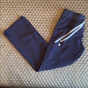 Figs Kade Cargo Navy Blue scrub bottoms. petite XS